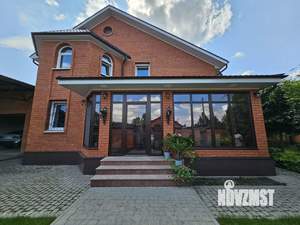Коттедж 240м², 2-этажный, участок 10 сот.  