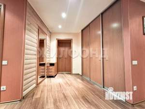 Коттедж 242м², 2-этажный, участок 6 сот.  