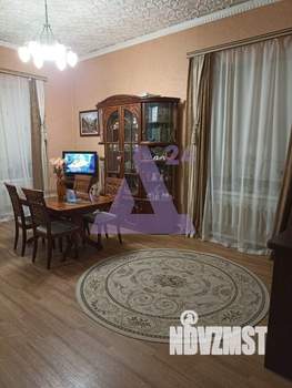 Коттедж 185м², 2-этажный, участок 10 сот.  