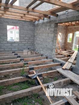 Дом 130м², 2-этажный, участок 10 сот.  