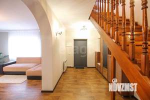 Дом 210м&sup2;, 2-этажный, участок 11 сот.  