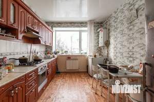 Дом 224м&sup2;, 2-этажный, участок 6 сот.  