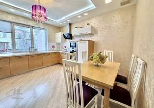 Дом 288м², 3-этажный, участок 3 сот.  