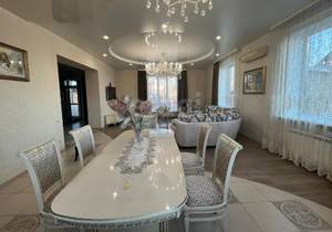 Дом 184м², 2-этажный, участок 8 сот.  