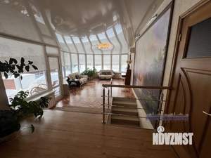 Дом 200м², 2-этажный, участок 10 сот.  