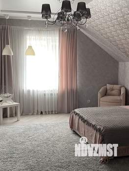 Коттедж 250м², 3-этажный, участок 7 сот.  