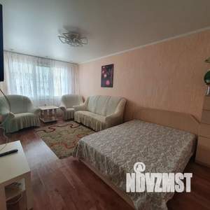 Студия квартира, посуточно, 37м2, 2/10 этаж