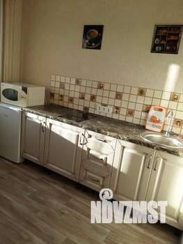 1-к квартира, посуточно, 37м2, 7/10 этаж