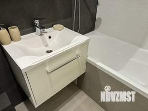 2-к квартира, посуточно, 40м2, 13/24 этаж