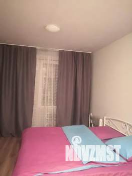 Студия квартира, посуточно, 27м2, 1/10 этаж