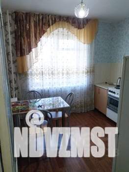 1-к квартира, посуточно, 42м2, 6/9 этаж