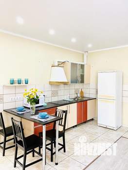 1-к квартира, посуточно, 49м2, 1/1 этаж