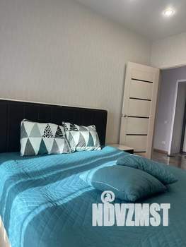 1-к квартира, посуточно, 40м2, 11/16 этаж