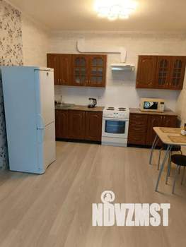 1-к квартира, посуточно, 40м2, 11/18 этаж