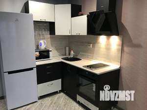 Студия квартира, посуточно, 42м2, 3/9 этаж