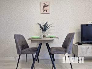 1-к квартира, посуточно, 42м2, 4/25 этаж