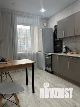 1-к квартира, посуточно, 37м2, 4/16 этаж