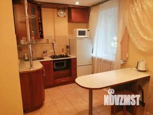 Студия квартира, посуточно, 34м2, 1/5 этаж