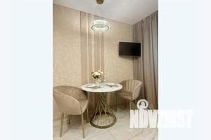 1-к квартира, посуточно, 42м2, 19/23 этаж