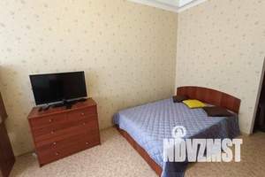 1-к квартира, посуточно, 38м2, 5/10 этаж