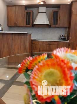 3-к квартира, посуточно, 197м2, 3/4 этаж