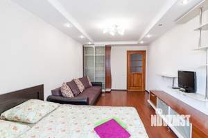 1-к квартира, посуточно, 42м2, 4/16 этаж