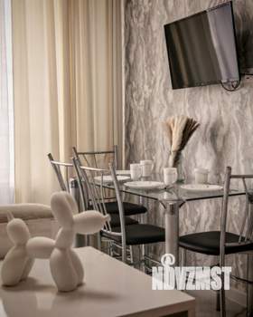 1-к квартира, посуточно, 42м2, 7/18 этаж