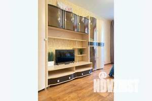 1-к квартира, посуточно, 38м2, 4/10 этаж