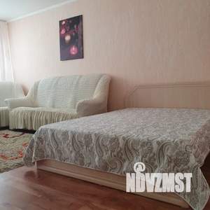 Студия квартира, посуточно, 37м2, 2/10 этаж