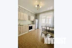 1-к квартира, посуточно, 40м2, 9/16 этаж