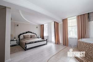 3-к квартира, посуточно, 150м2, 1/1 этаж