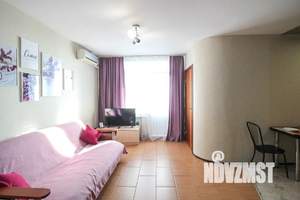 Студия квартира, посуточно, 43м2, 18/24 этаж