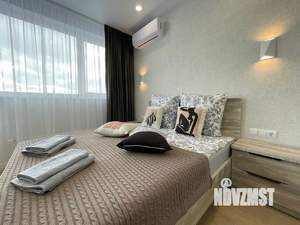 Студия квартира, посуточно, 42м2, 12/22 этаж