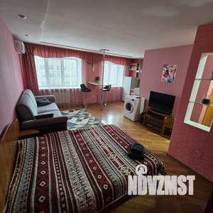Студия квартира, посуточно, 33м2, 5/5 этаж