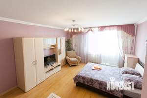 1-к квартира, посуточно, 42м2, 1/1 этаж