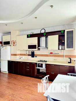 Студия квартира, посуточно, 30м2, 2/4 этаж