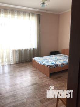 3-к квартира, на длительный срок, 130м2, 6/10 этаж