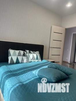 1-к квартира, посуточно, 40м2, 11/16 этаж