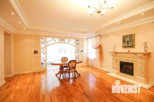 3-к квартира, вторичка, 140м2, 2/8 этаж