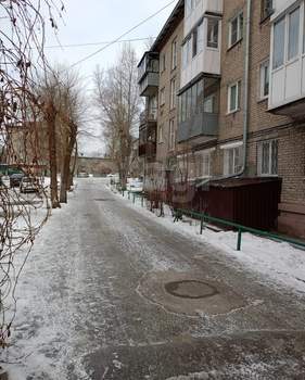 2-к квартира, вторичка, 43м2, 1/4 этаж