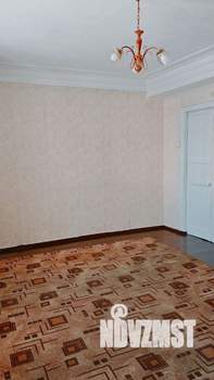 2-к квартира, вторичка, 57м2, 1/3 этаж