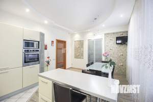 4-к квартира, вторичка, 140м2, 2/3 этаж