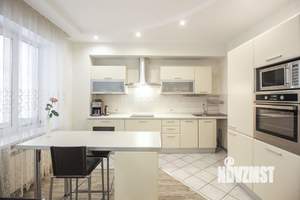 4-к квартира, вторичка, 140м2, 2/3 этаж