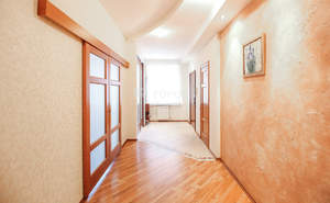 4-к квартира, вторичка, 140м2, 2/4 этаж