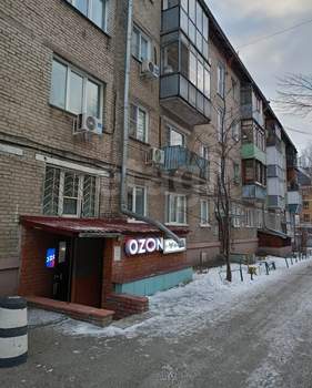 2-к квартира, вторичка, 43м2, 1/4 этаж