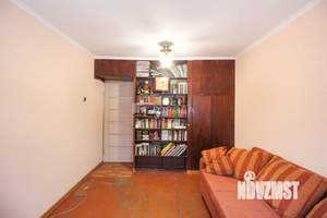 3-к квартира, вторичка, 60м2, 1/9 этаж