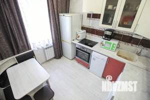 3-к квартира, вторичка, 72м2, 1/14 этаж