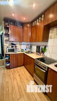 2-к квартира, вторичка, 57м2, 1/9 этаж
