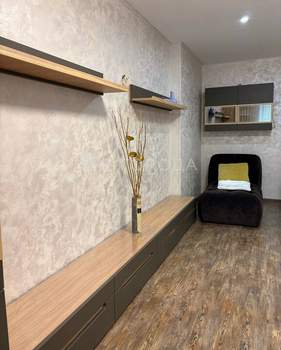 2-к квартира, вторичка, 56м2, 1/4 этаж