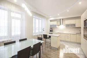 4-к квартира, вторичка, 140м2, 2/3 этаж